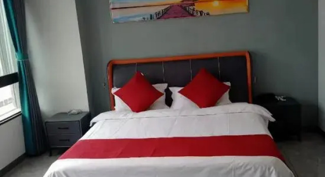 Люкс Chongqing Baiyi Baishun Light Luxury Homestay (Huayan Center Light Rail Station)