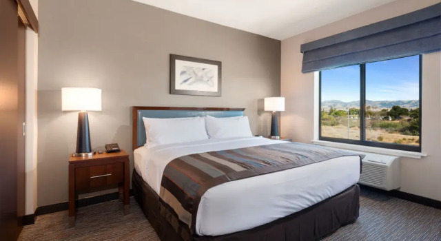 Hampton Inn San Jose Cherry Ave, CA, Забронировать Отель Сан-Хосе Silicon Valley