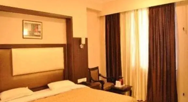 Paramount Hotel, Забронировать Отель Отели штата Раджастхана с парковкой, Парковка