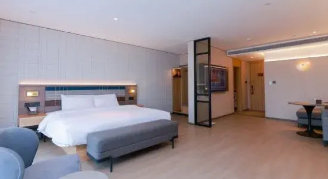 Двухместный люкс Homeinn Plus Hotel (Yantai University Yantai International Expo Center Store)
