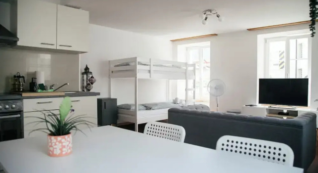 Nimbuzzz Apartments, Забронировать Апартаменты/квартира Унтерзеен Интерлакен, рядом с Железнодорожный вокзал Интерлакен Западный