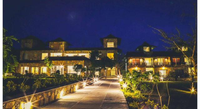 Anandam - A Luxury Resort in Udaipur, Забронировать Отель Отели штата Раджастхана с бассейном, Бассейн