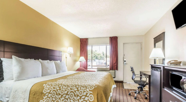 Двухместный номер Standard Days Inn by Wyndham South Fort Worth