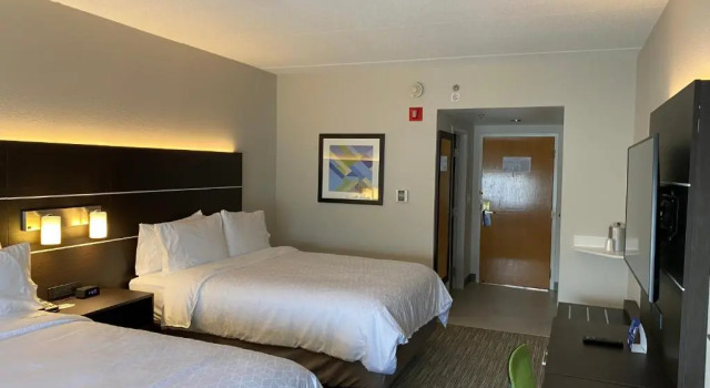 Четырёхместный номер Standard Holiday Inn Express & Suites - Prospect Heights by IHG