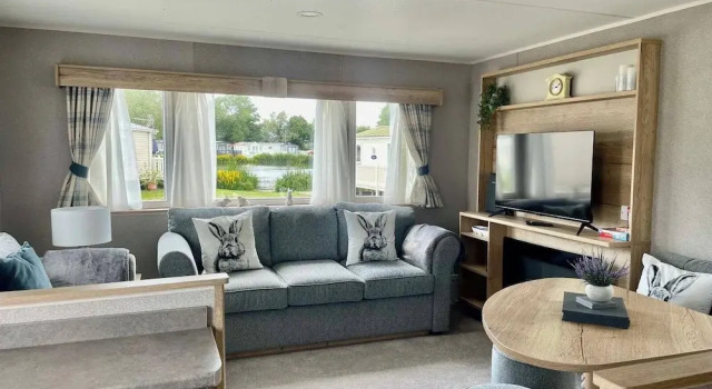 Gorgeous 2 Bed Caravan in South Cerney, Забронировать Дом для отпуска Саут-Серни Котсуолд