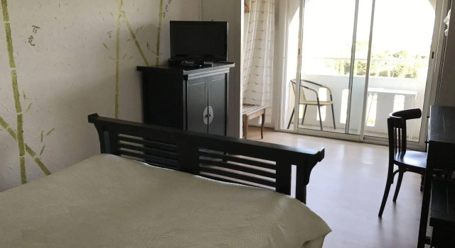 Hôtel Paradis, Забронировать Отель Отели в центре Борм-ле-Мимозы с завтраком, отели в центре Борм-ле-Мимозы с завтраком