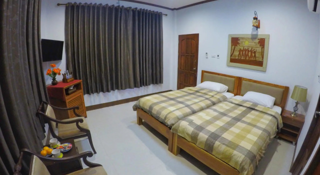 Chandra Varin Riverfront, Varaa Hotelli Hotellit North-Eastern Thailand pysäköinnillä, Pysäköinti