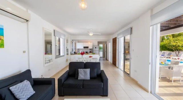 Protaras Sapphire Seaside Villa, Rezerwuj Willa Protaras Famagusta, w pobliżu Green Bay