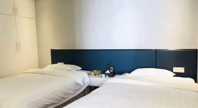 Люкс Century Seaview Hotel