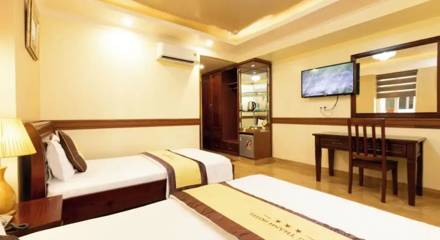 Трёхместный семейный номер Standard с видом на город Hung Thanh Airport Hotel