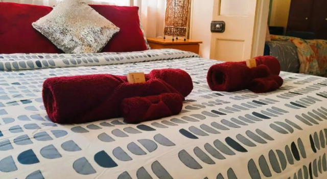 Коттедж Oakwood House - Spacious 5BR retreat with private BBQ - Wild Wood Park Retreat