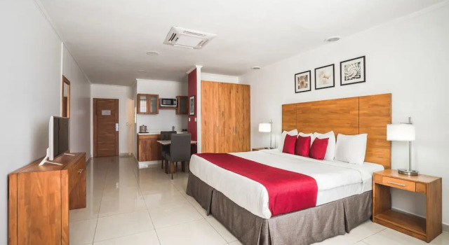 Двухместный люкс Signature с видом на город Majestic City Suites & Beach Hotel