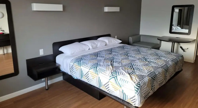 Люкс Rodeway Inn & Suites Rancho Mirage - Palm Desert Area