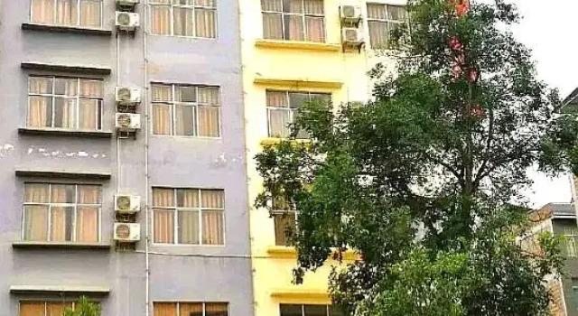 Zai Shui Yi Fang Hotel (Qiubei Jiaolian Plaza), Rezerwuj Hotel Qiubei Yunnan
