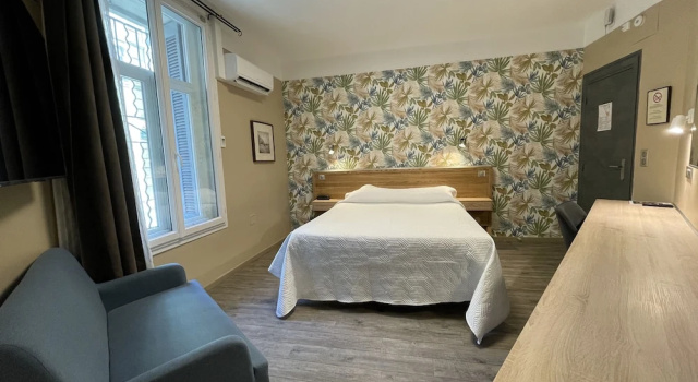 Двухместный номер Comfort с балконом Hôtel Mistral Saint Roch