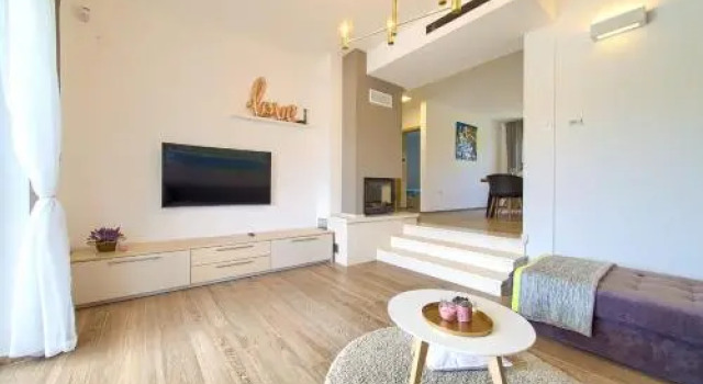 Luxury Holiday House Anabel, Varaa Hotelli Hotellit Kvarner Islands uima-altaalla, Uima-allas