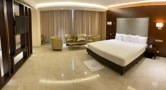 Люкс Executive c 1 комнатой Hotel Tower Inn