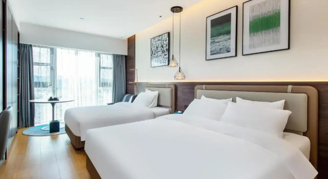Novotel Living Yunnan Dianchi Times