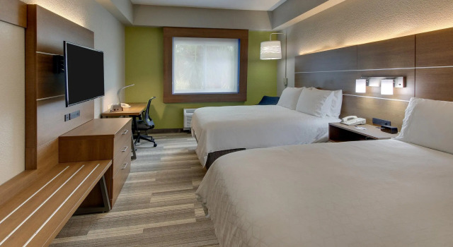 Четырёхместный номер Standard Holiday Inn Express West Palm Beach Metrocentre by IHG