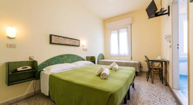 Трёхместный номер Hotel Villa Rosa