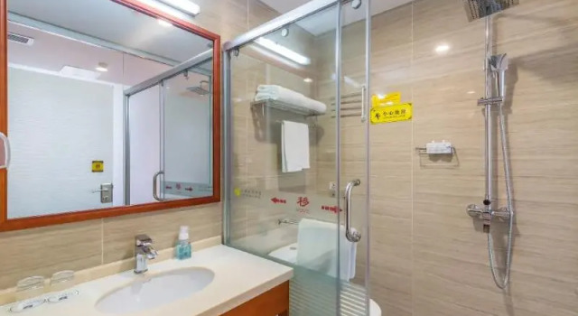 Номер Standard Junyi Runhua Hotel