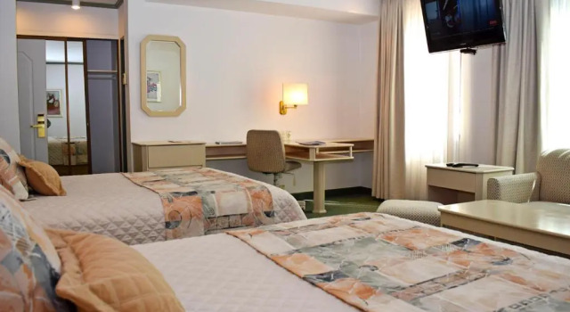 Четырёхместный номер Executive Hotel Europa
