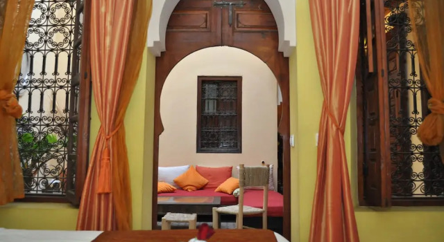 Cozy Room in the Heart of Ancient Medina Riad, Забронировать Отель Медина 