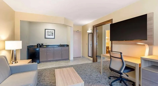 Двухместный люкс c 1 комнатой Best Western Glenview - Chicagoland Inn and Suites