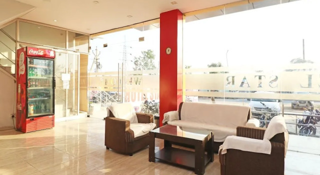OYO 6137 Hotel Star, Забронировать Отель Отели штата Раджастхана с завтраком, Завтраки