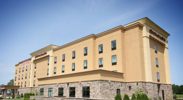 Hampton Inn and Suites Sandusky/Milan, Buchen Sie Hotel Mailand Ohio