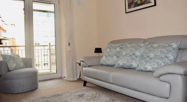 Peaceful 2 Bedroom Flat Beside Silicon Docks, Забронировать Отель Дублин Каунти Дублин, рядом с Стадион для собачьих бегов Шелбурн-парк
