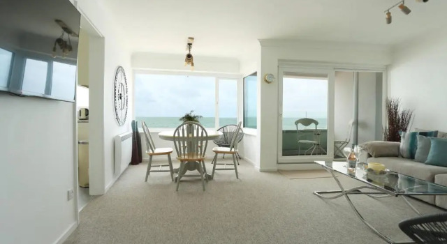 Tides - Beach Front Apartment in Bracklesham Bay, Забронировать Апартаменты/квартира Апартаменты Исторического графства Суссекса, Апартаменты/квартира