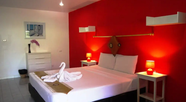 Номер Superior с балконом Surin Sweet Hotel