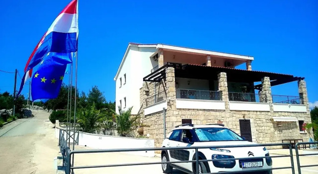 Holiday Home Kaic, Book Apartment Island Solta Split-Dalmatia County