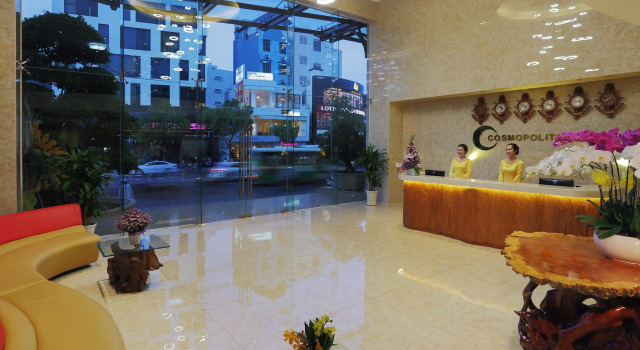 Cosmopolitan Hotel, Забронировать Отель Отели Хошимина с парковкой, рядом с Vinh Nghiem Pagoda, Парковка