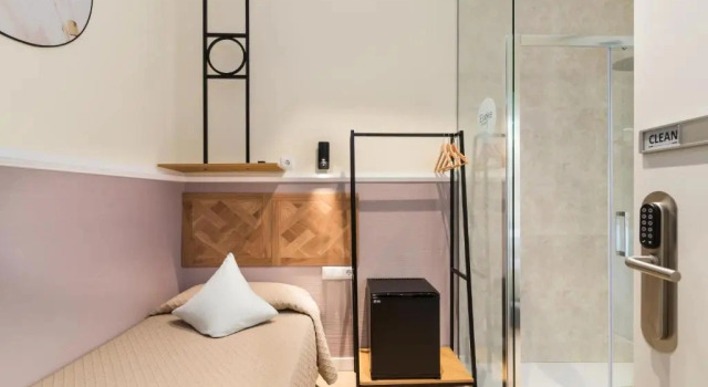 Номер Standard с красивым видом из окна Hostal Evocare Madrid