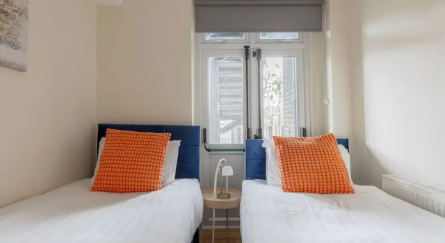 Апартаменты Warm Apartments in Queensway