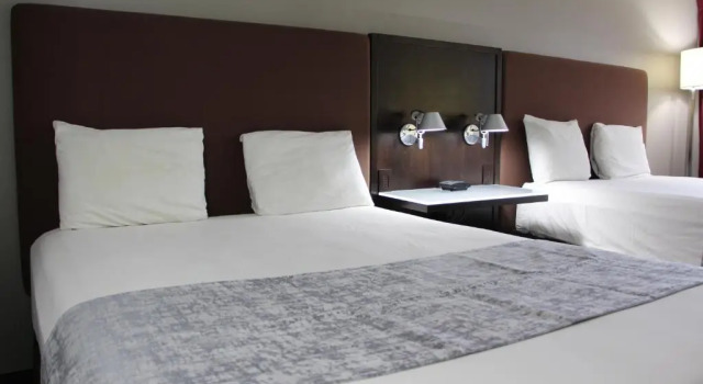 Четырёхместный номер Standard Westbridge Inn & Suites