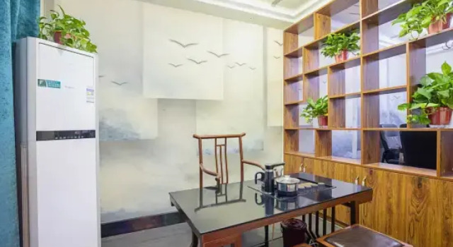 Люкс Deluxe Tangtong chain hotel (Fangcheng Dongguan store)