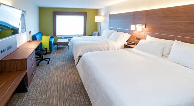 Четырёхместный люкс Holiday Inn Express & Suites - North Battleford by IHG