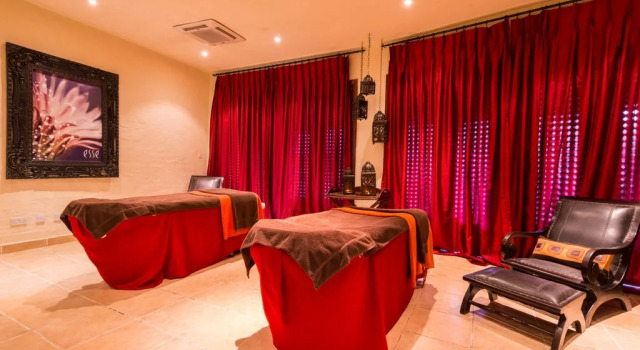 The David Livingstone Safari Lodge & Spa