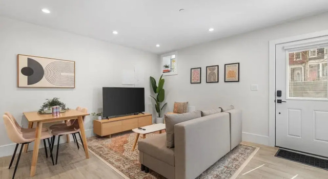 Central 2 br City Sanctuary Commuter friendly, Забронировать Отель Northwest Вашингтон, рядом с Говардский университет