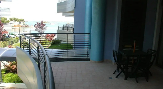 Charming Apartment With Lagoon Views in Grado, Book Lejlighed Hoteller i Friuli Venezia Giulia med parkering, Parkering