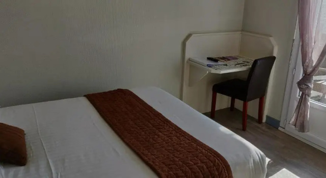 Номер Comfort Logis Hôtel Les Bleuets
