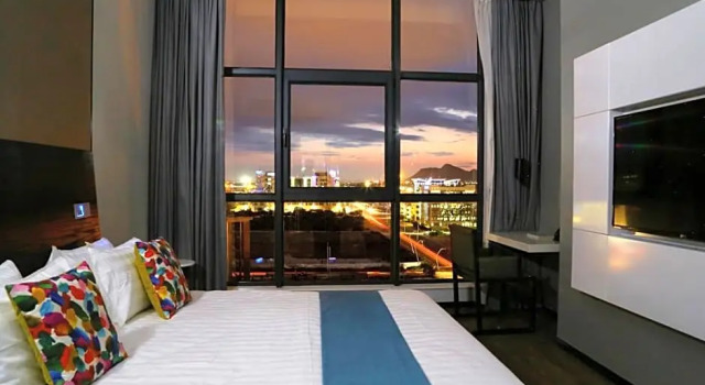 Camera Premier Room50Two