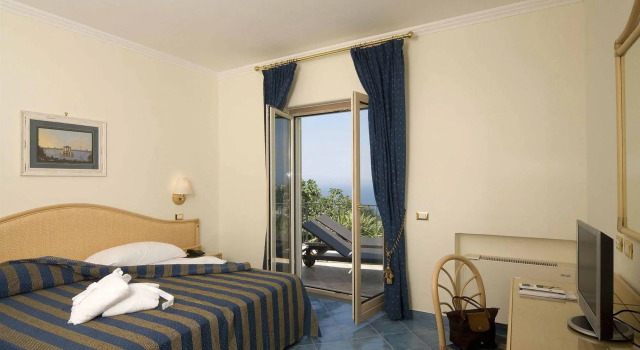 Grazia Terme, Varaa Hotelli Hotellit Ischia uima-altaalla, Uima-allas