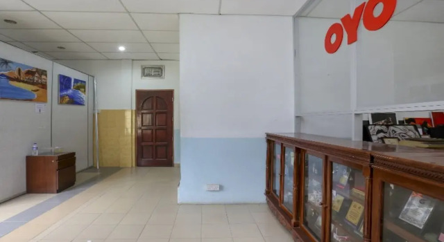 OYO 90441 Cz Traveler's Hotel, Prenota Hotel Hotel a Kelantan con parcheggio, Parcheggio