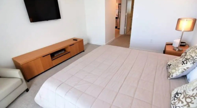 2 Bedroom Unit Across From Ocean @ Beachwalk Resort, Забронировать Курортный отель Курортные отели Халландейл-Бич, Курортный отель