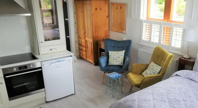 BallyCairn Self Catering Studio, Забронировать Отель Отели Графства Антрим с парковкой, Парковка
