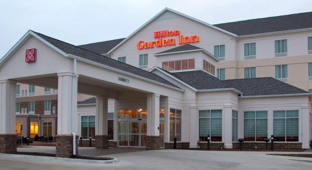 Четырёхместный номер Premium Hilton Garden Inn Cedar Falls Conference Center